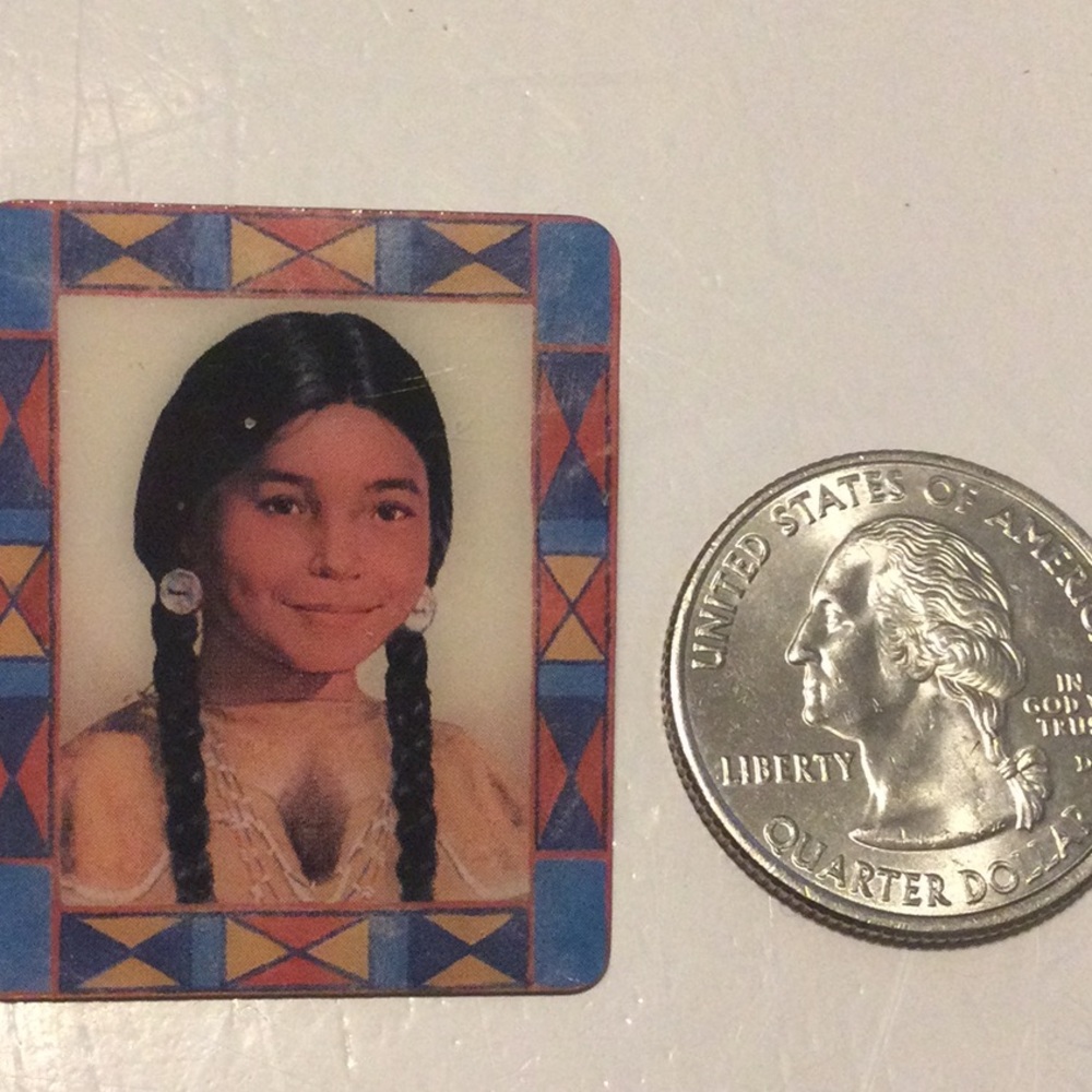 American Girls choker and 8 pins - Picture 9 of 15